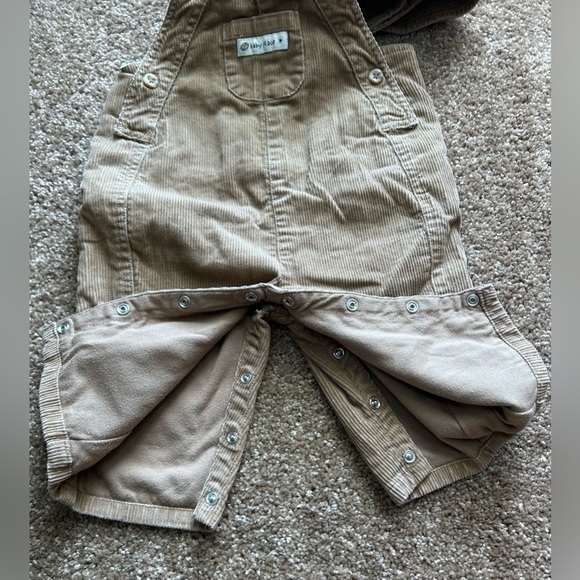 The Children’s Place Vintage Baby Set Corduroy Overalls & Bucket Hat Sz 6-9mo - Picture 3 of 10